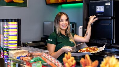 Miniatura: Pizza w Żabce z bonusem. Tylko do jutra