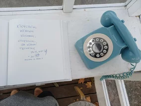 Miniatura: Wietrzny telefon. Kojący kontakt z tymi,...