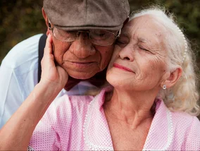 Miniatura: Emeryci wyjadą lub staną w dłuższych...