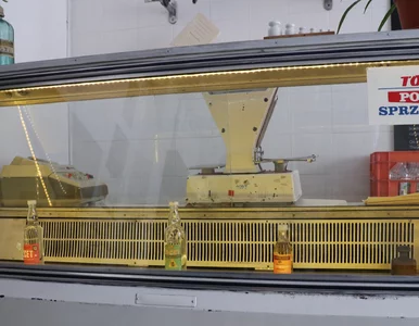 Miniatura: Karnawałowe szaleństwa PRL-u. Na stołach...