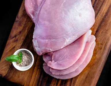 Miniatura: Myć surowe mięso pod kranem czy nie?...