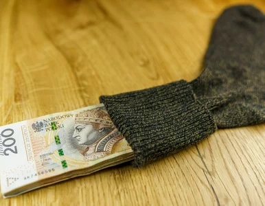 Miniatura: Pieniądze nadal uwielbiamy trzymać w...