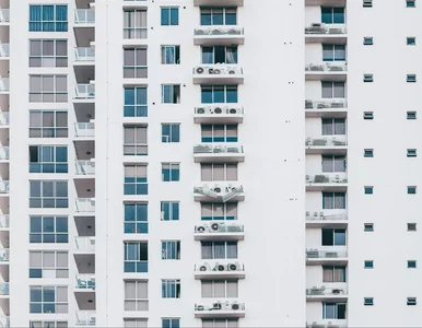 Miniatura: Cudzoziemcy wykupują mieszkania w Polsce....