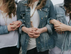 Miniatura: Zarabiamy coraz więcej. Kobiety ciągle...