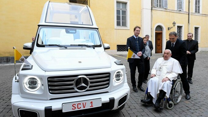 Nowy papamobile Papieża Franciszka