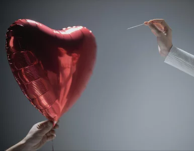 Miniatura: Romance scam funduje stratę pieniędzy i...
