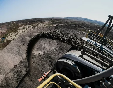 Miniatura: Wysokie odprawy dla górników i szkolenia....